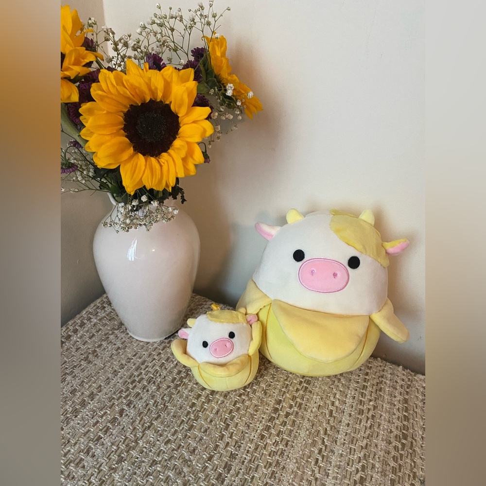 Custom banana cow clip and 8”